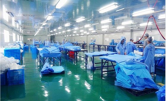 L'universale chirurgico eliminabile sterile di SMMS copre il pacchetto con lo spostamento