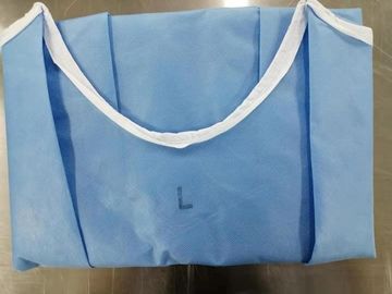Gli abiti medici eliminabili di S-3XL SMS classificano la disinfezione ultrasonica II